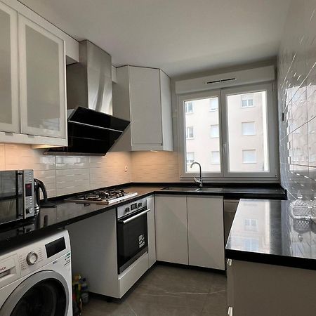 Location 3 Chambres Spacieuses Dans Appartment 2 Mn Rer Bussy Saint Georges Exteriör bild