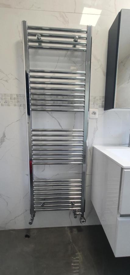 Location 3 Chambres Spacieuses Dans Appartment 2 Mn Rer Bussy Saint Georges Exteriör bild