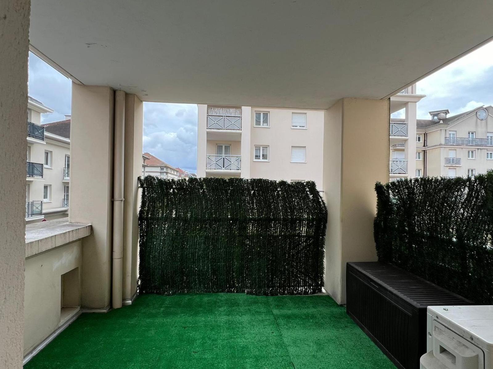 Location 3 Chambres Spacieuses Dans Appartment 2 Mn Rer Bussy Saint Georges Exteriör bild