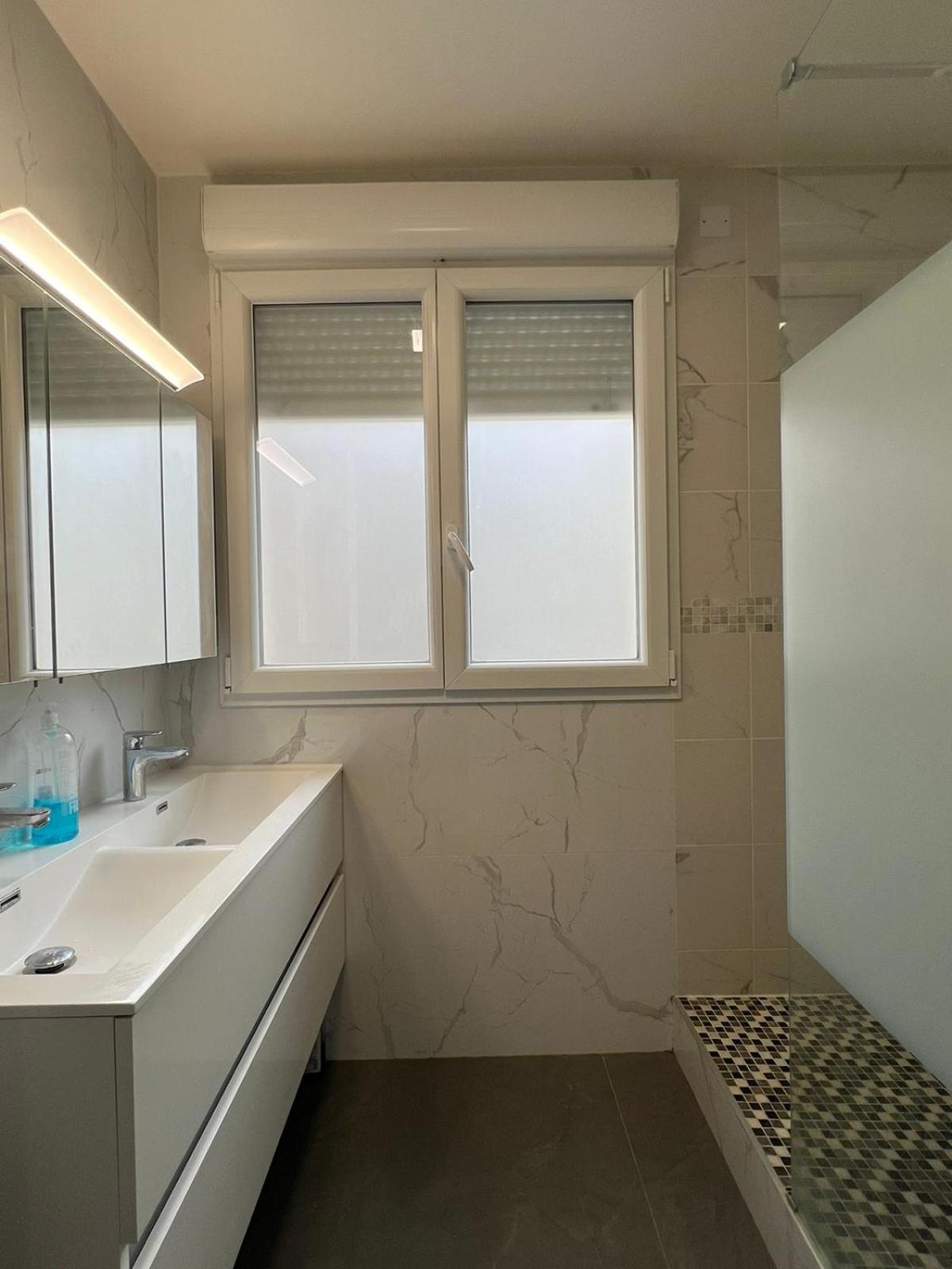 Location 3 Chambres Spacieuses Dans Appartment 2 Mn Rer Bussy Saint Georges Exteriör bild